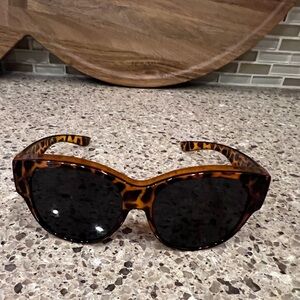 Tortoise Shell Sunglasses fit over glasses